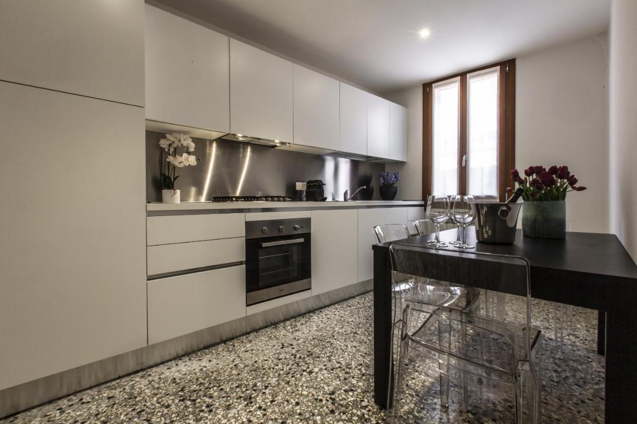 Charming Apartment On The Grand Canal R&R Венеция Екстериор снимка